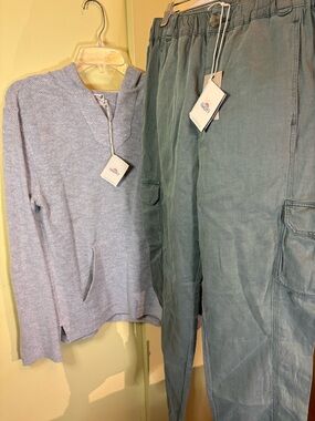 Faherty Bundle.  Cargo Pants in Olive Green and Pullover Hoodie- callout